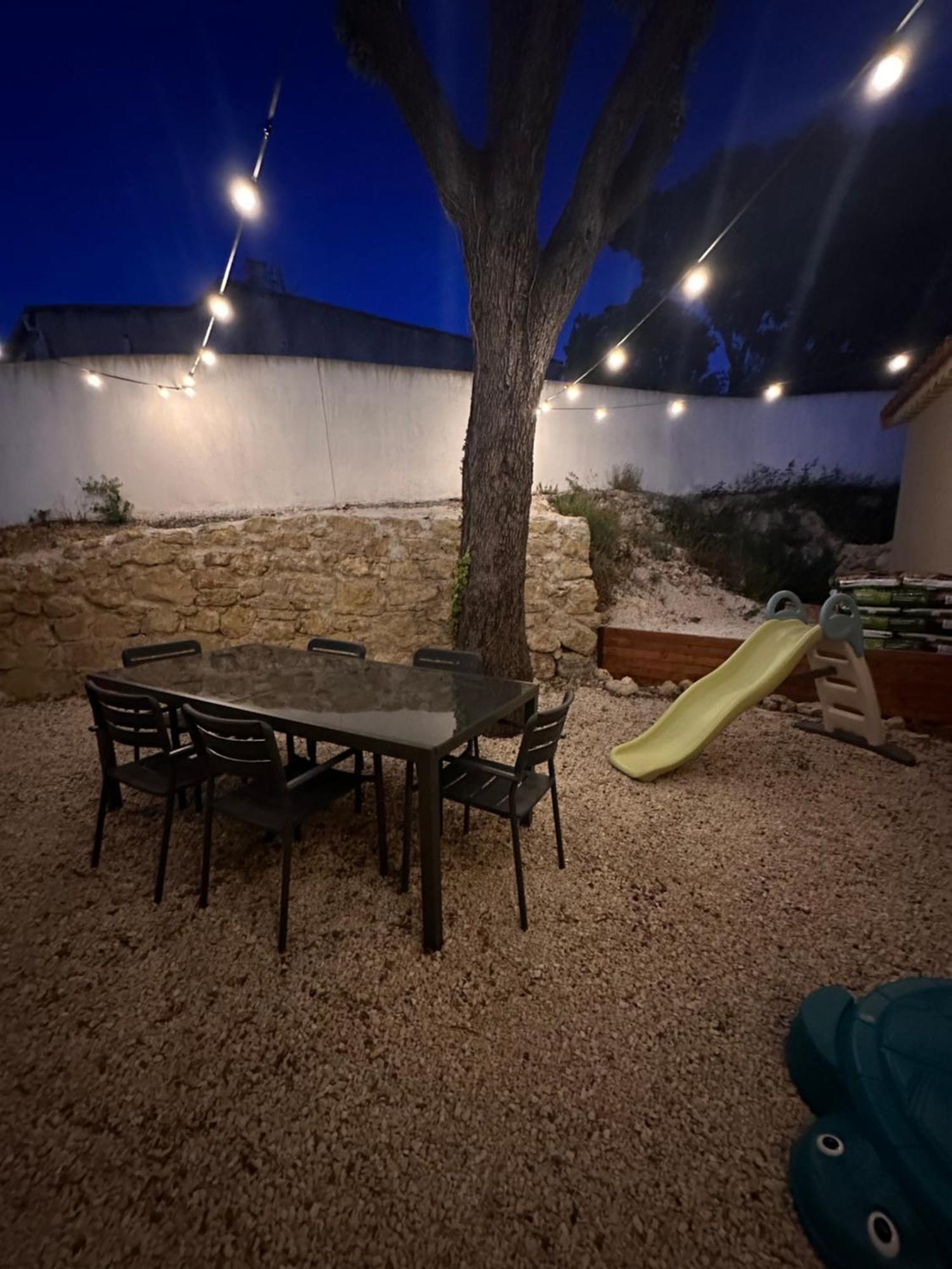 Maison T3 Dans Un Village Calme Saint-Mitre-les-Remparts Exterior foto